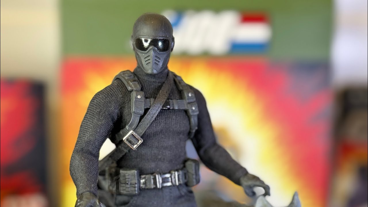 Perfect Mezco ONE 12 Commando Snake eyes snakeeyes G I Joe review plus cross body bag part 1