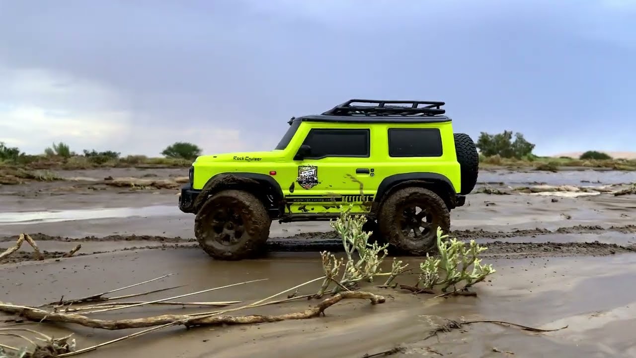 Suzuki Jimny RC CAR Take on Kuiseb River Mud #offroad #jimny #mudding #mud #suzuki