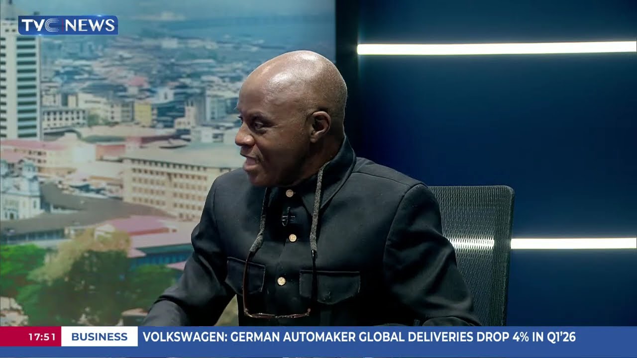 Обиденты предупреждают Абике Дабири, чтобы она сосредоточилась на своей работе, поскольку она наз...