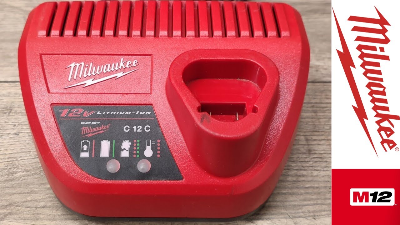 Ремонт печатной платы зарядного устройства Milwaukee M12, перегоревший конденсатор и предохраните...