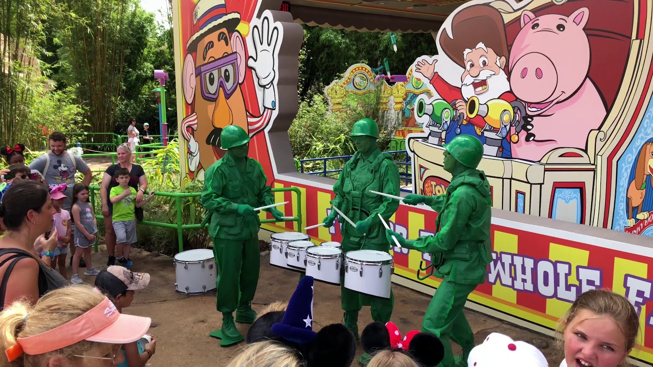 [4K] Green Army Drum Corps - Toy Story Land | Disney's Hollywood Studios 2018