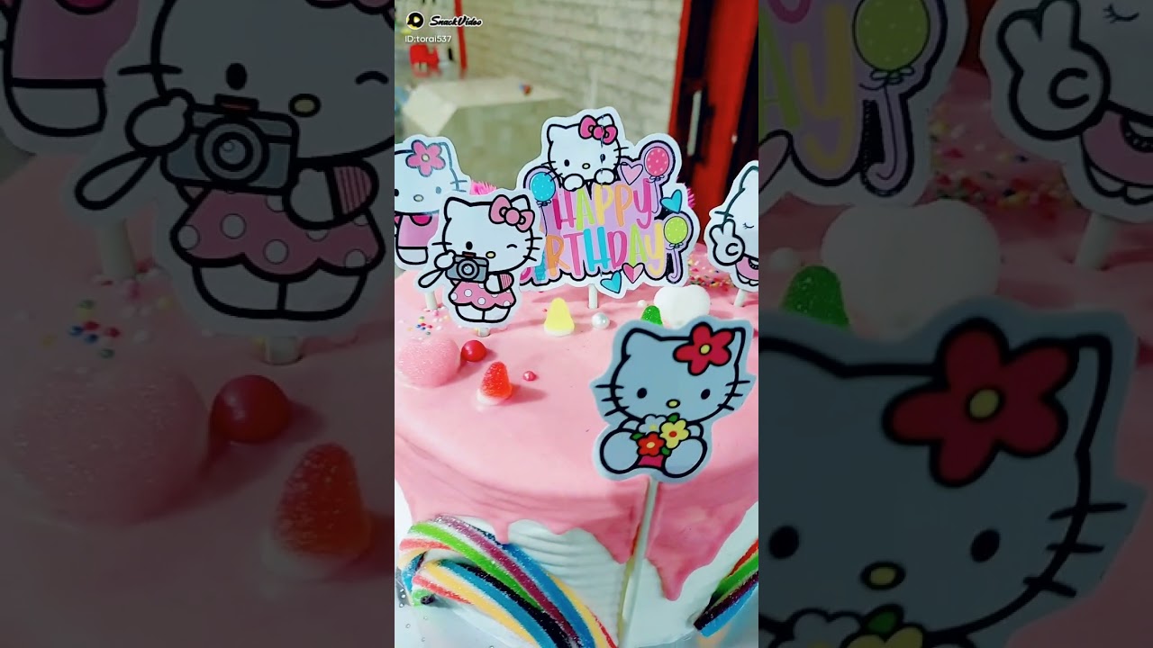 Hello Kitty cake decoration idea