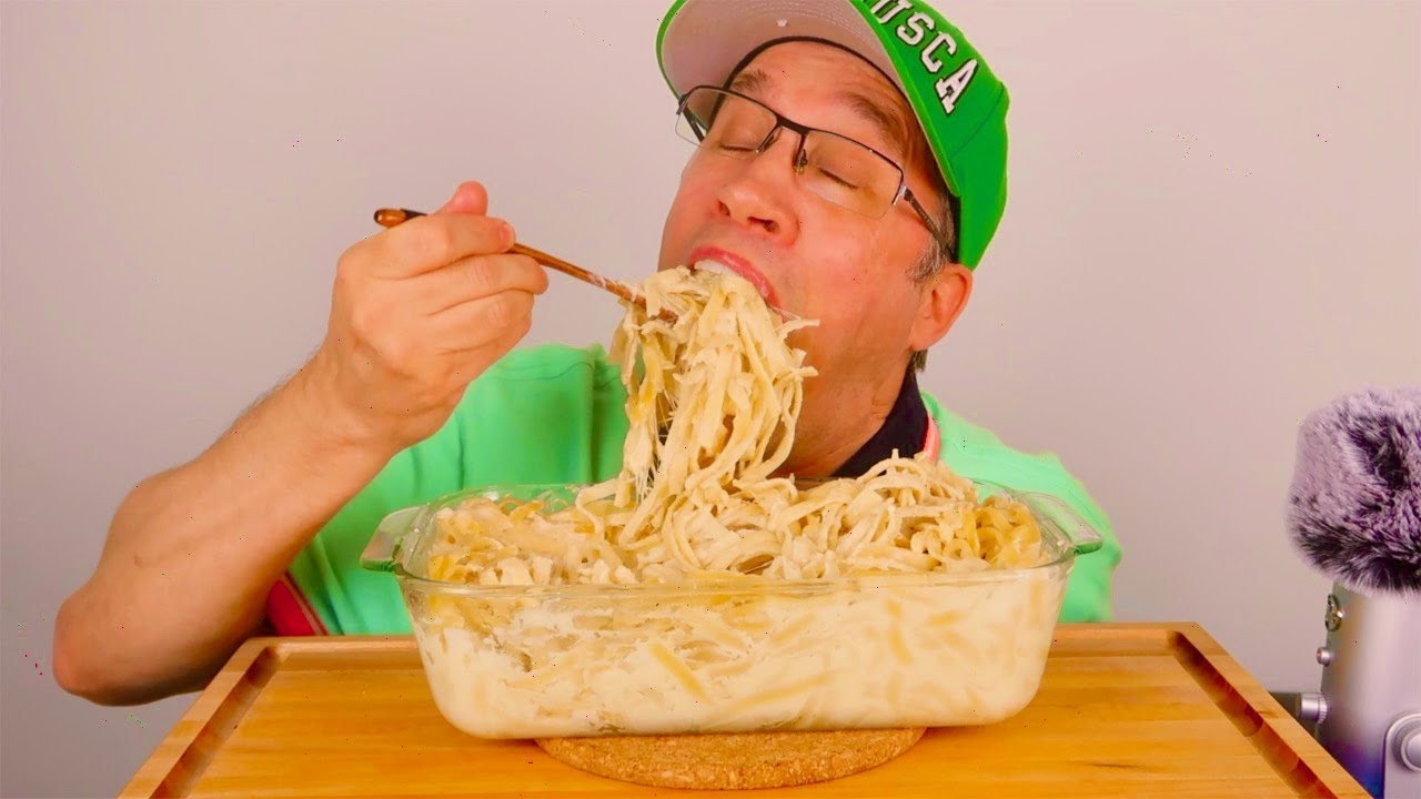 ASMR • Creamy • Fettuccine • Alfredo • Pasta • Feast • Mukbang 먹방 |  Eating Show !