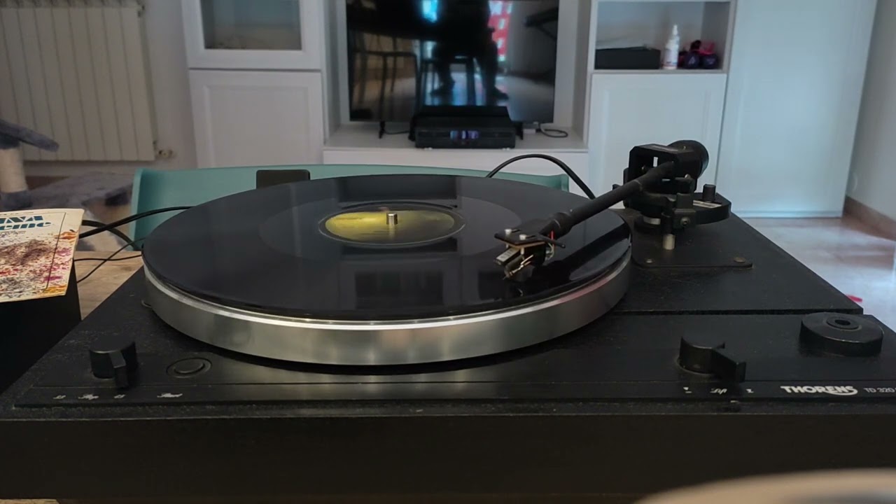 "The Beatles – Now and then" Vinyl black 45 rpm. (Side 1) (2023).