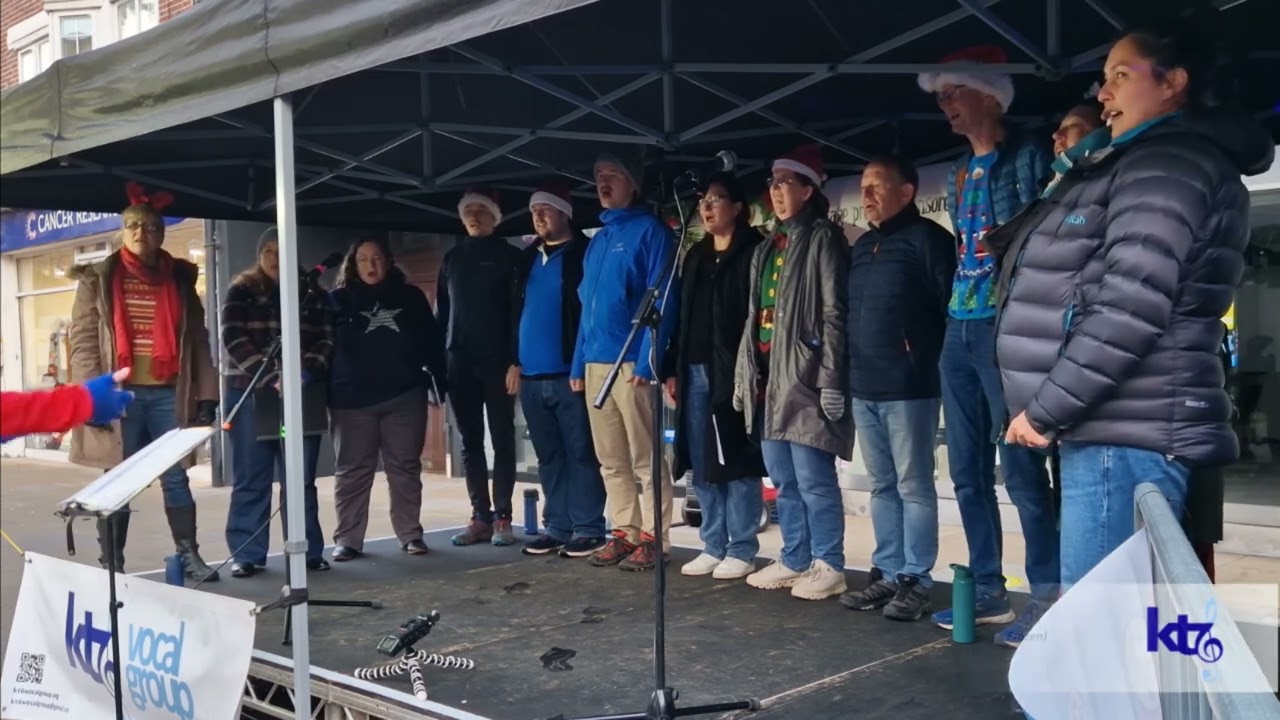 Vuelie @ Light Up Whitton (Nov'25) - KT6 Vocal Group
