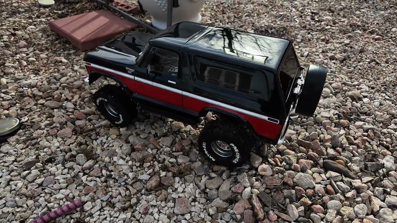 FCX10 SUV VS TRX4 SUV 1/10 SCALE SHOW DOWN