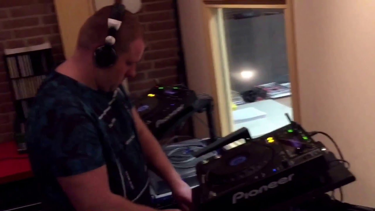 Sunset from Holland. Every Saturdaynight 22:00 cet at studiosoundsradio.com with resident Dennis R