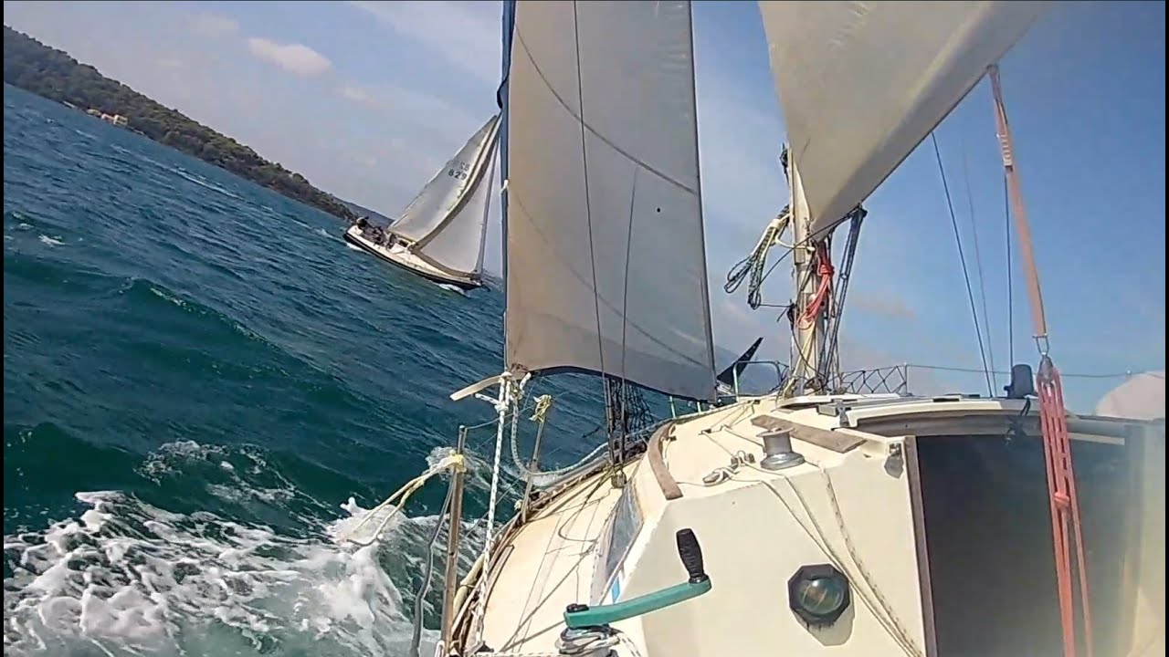 Sunday sailing - Dufour2800