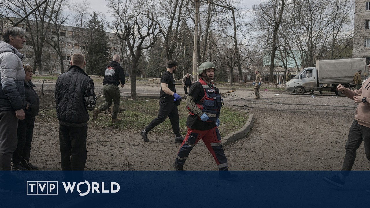 Mass drone attack kills at least three in Ukraine | Midday Report