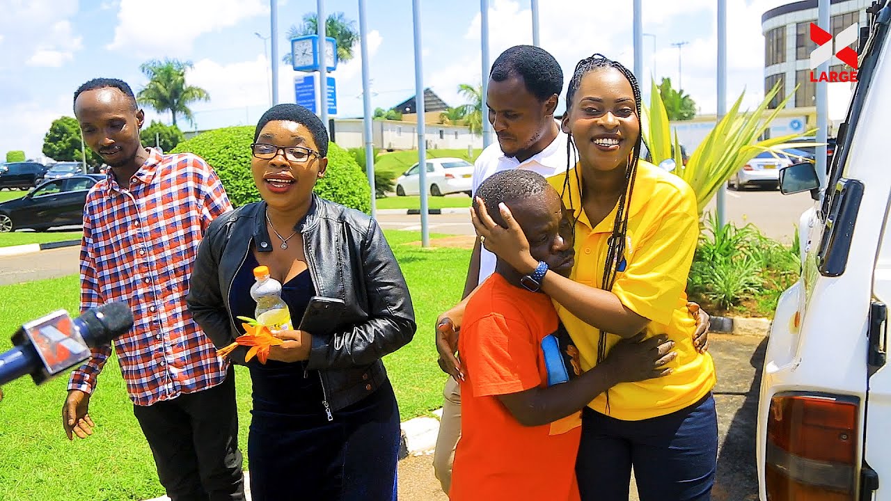 NZOVU arize ayo kwarika ku kibuga cy'indege asezera/YAKA,MANASE na VAVA barumiwe/Uraseka utembagare