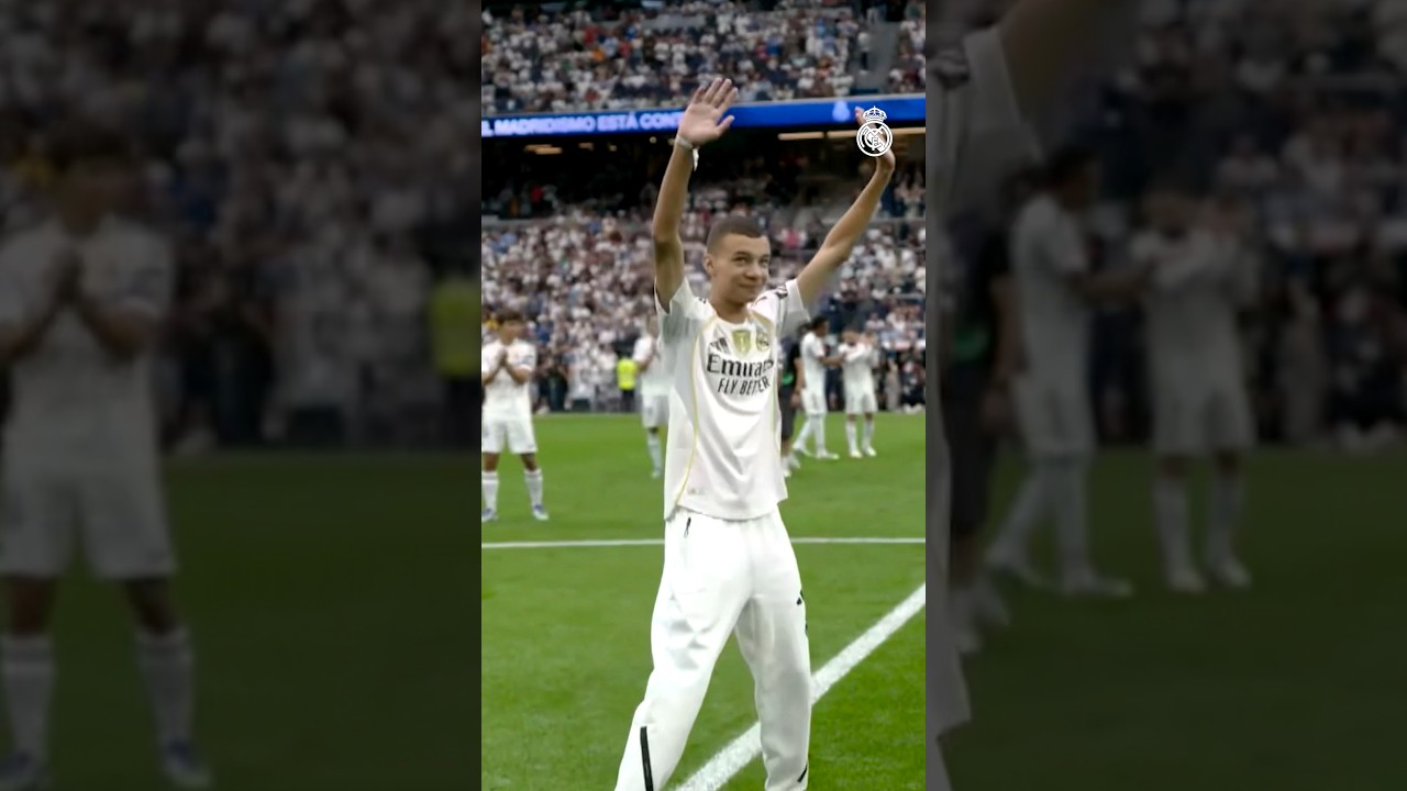 🤍 Emotional Bernab&eacute;u tribute to Abderrahim, the Moroccan fan who lost his family in earthquake.