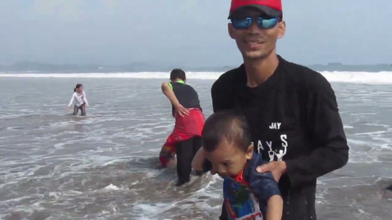 Nizam di Pantai Pelabuhan Ratu 2019