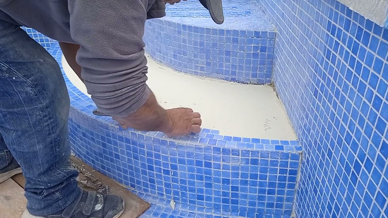 gresite escaleras piscina