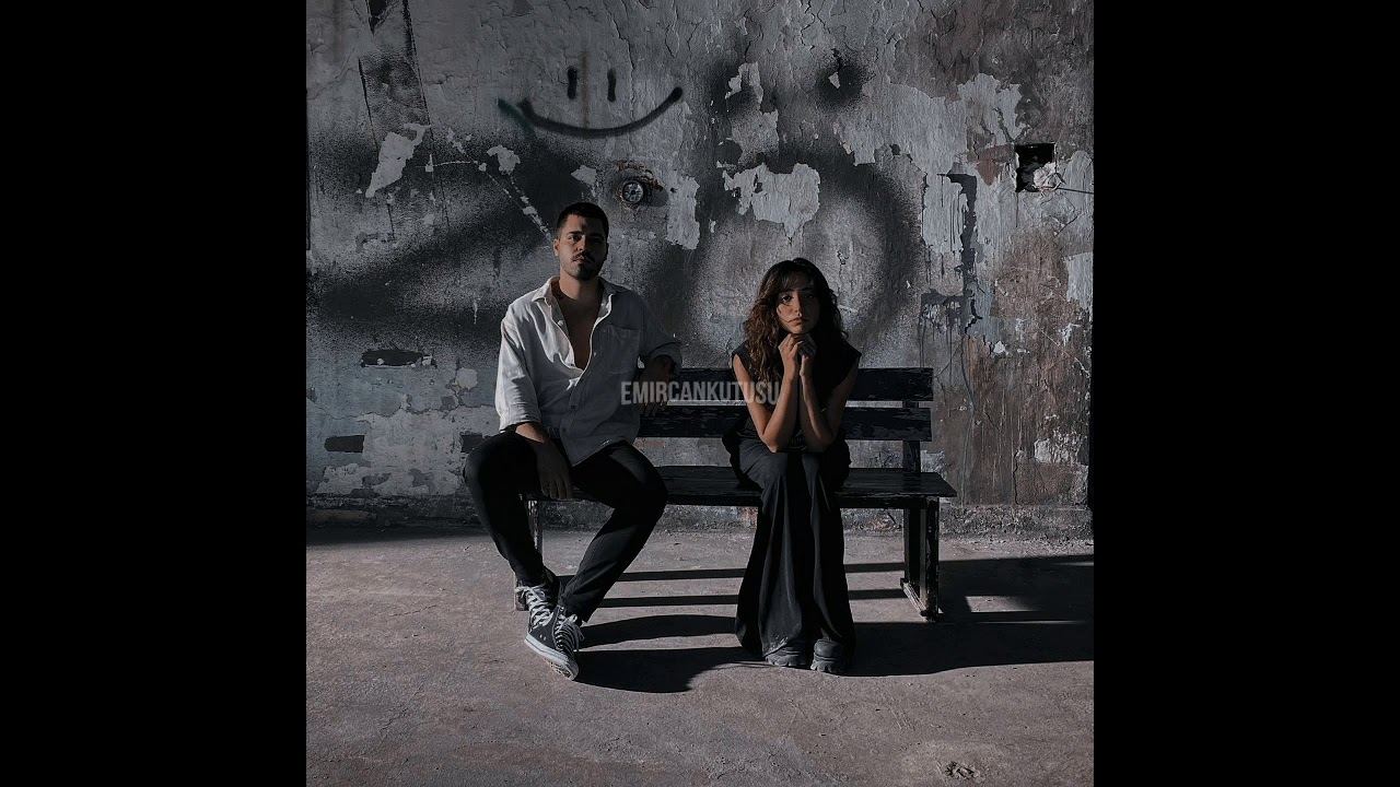 Emir Can İğrek & Zeynep Bastık - Ecza Deposu (Akustik)