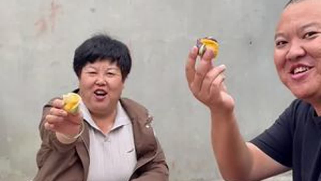 母亲节，亲手给妈妈做顿饭，用行动说爱！母亲节快乐。#记录好好的自己 #新农人计划2025 #农村美食 #母亲节快乐