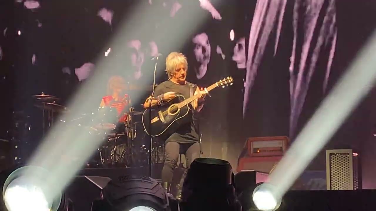Indochine - Nos Célébrations - Arena Tour Acte 2 - Rouen 6 - 22 novembre 2025