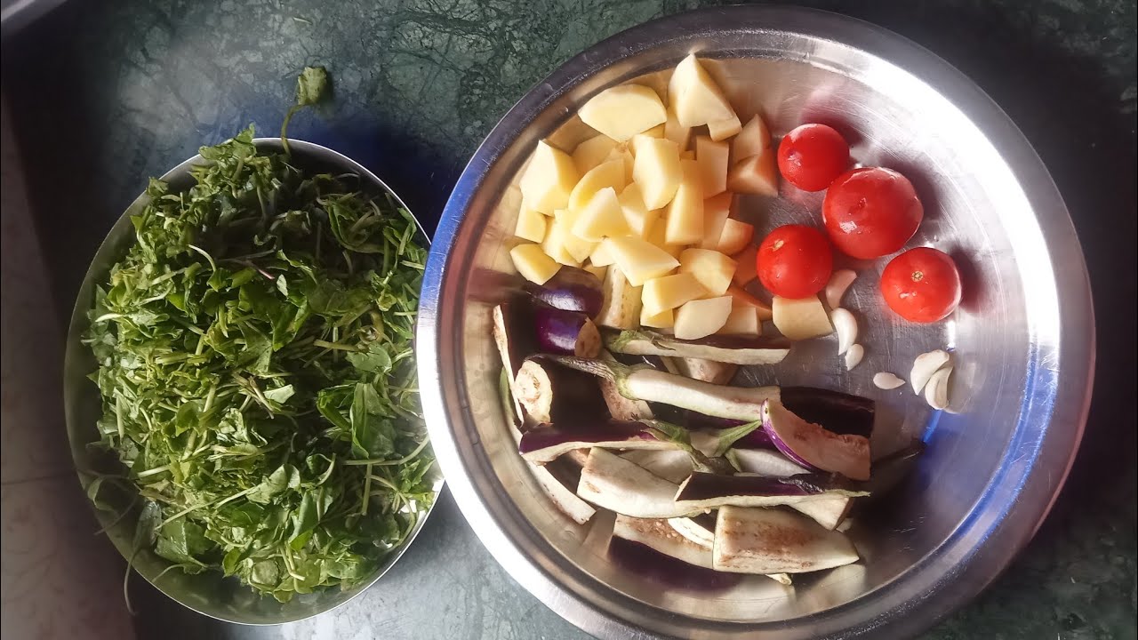 Ek bar baigan aalu aur palak ki sabji ko is tarike se banaaiye