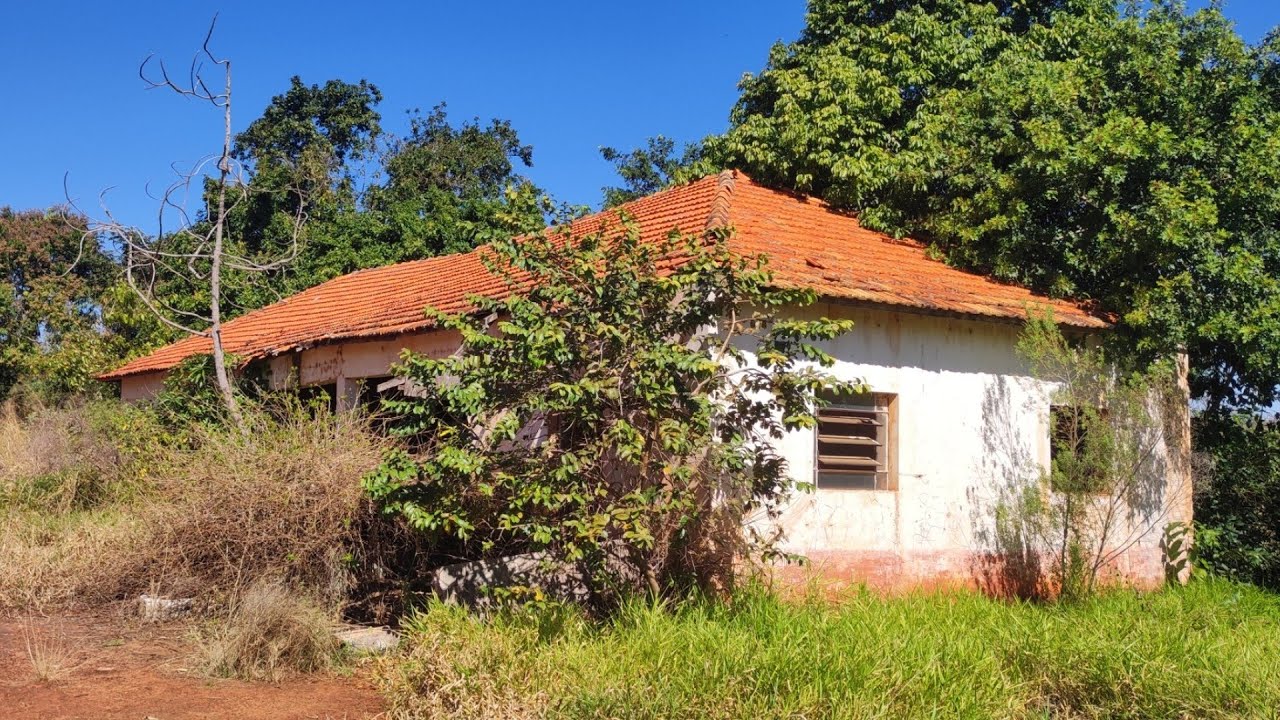 Rapaz Muito Jovem Flagra Sua Esposa na Cama Com Um Idoso que Tem Idade de Ser Avô da Mulher