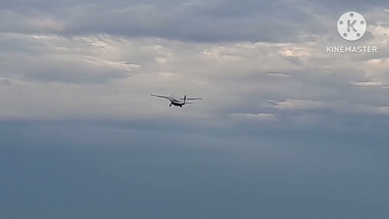 Tarde movimentada no aeroporto de Marília-SP