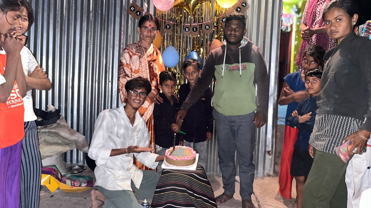 Karthik ka birthday 🎂 celebrate in family ke sath😊☺️