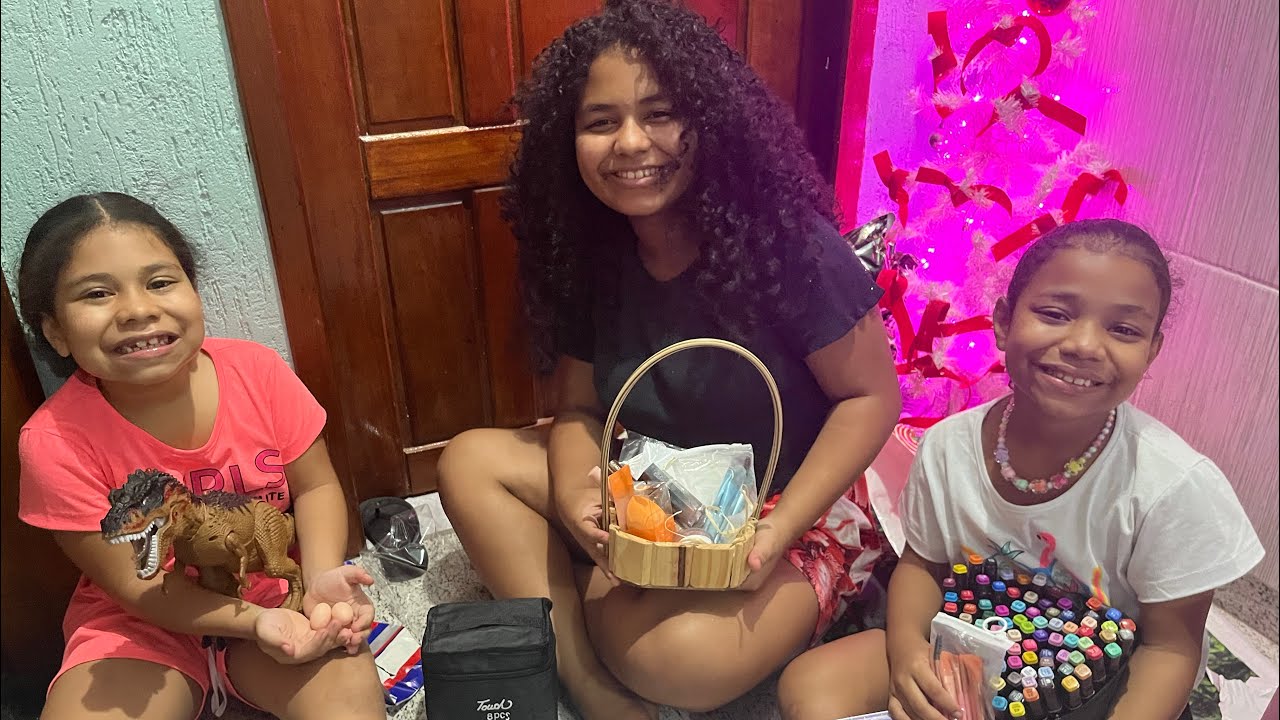 O papai noel trouxe nossos presentes de Natal 