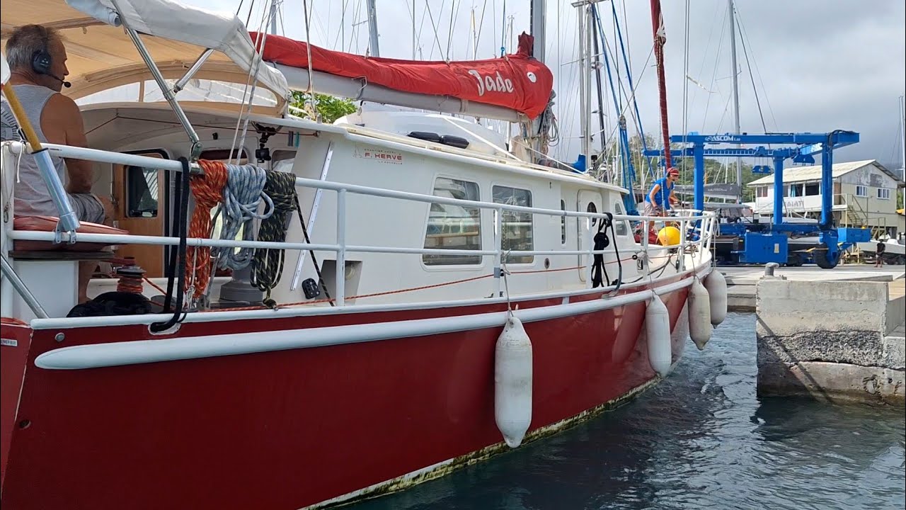 Jade#43 – AU CHANTIER À RAIATEA : on prépare le bateau pour la Patagonie