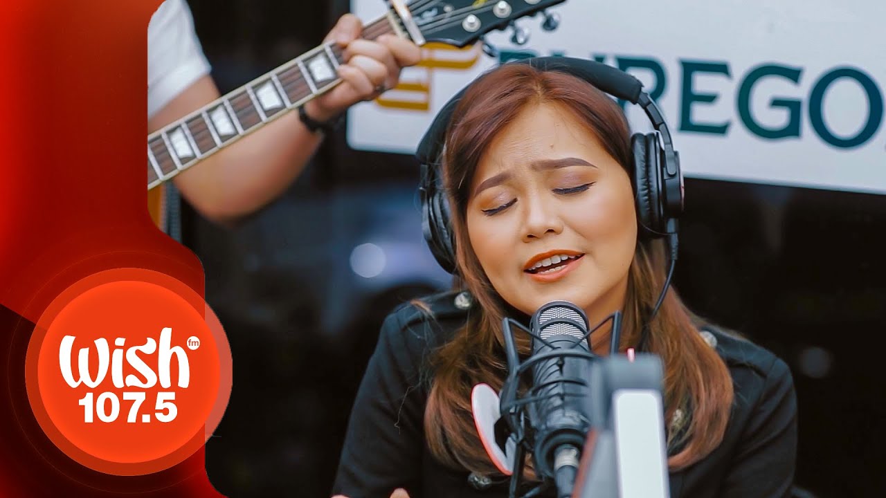 Acel Bisa performs 