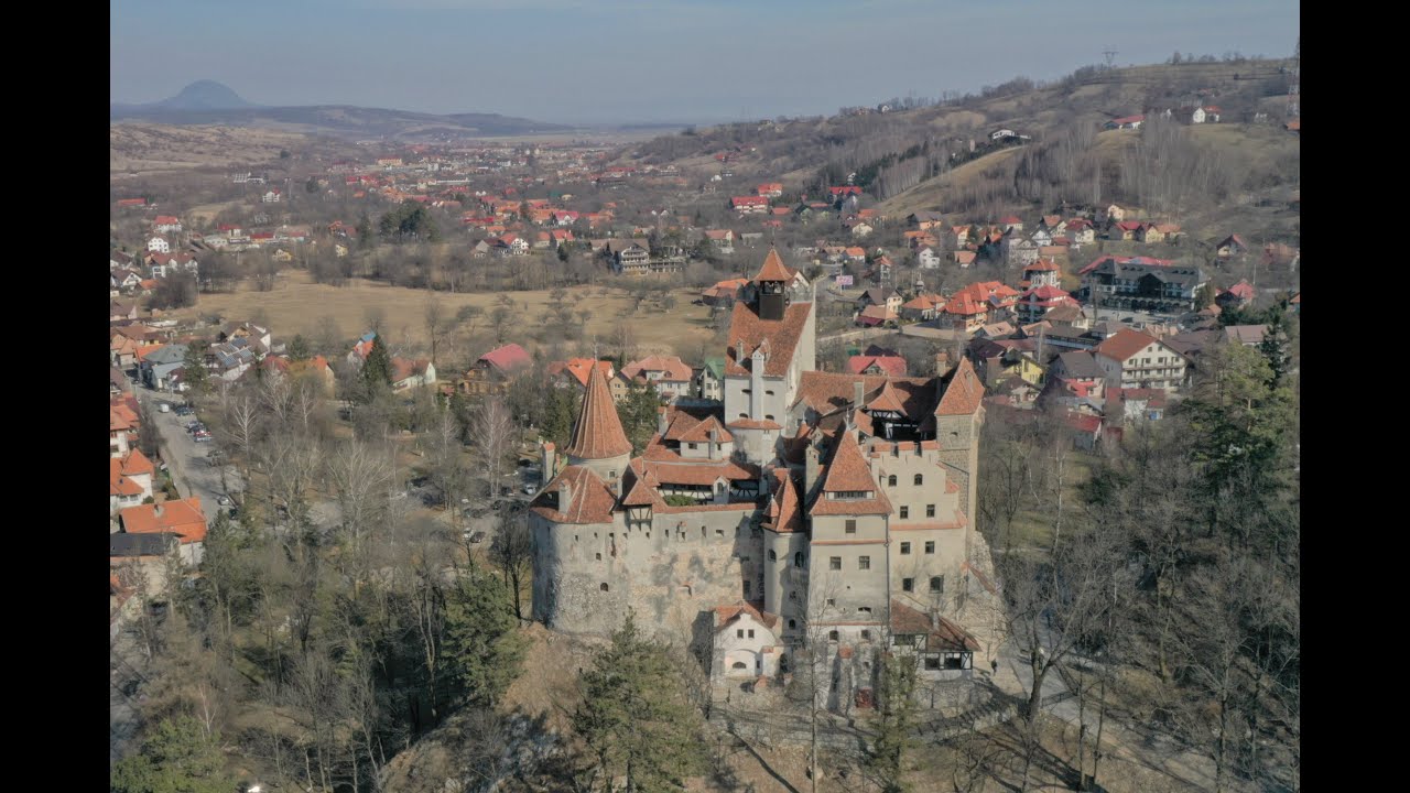 T&ouml;rcsv&aacute;r Erd&eacute;ly Rom&aacute;nia Castelul Bran Transylvania  (Drakula Kast&eacute;ly, Dracula's Castle) 4K Drone