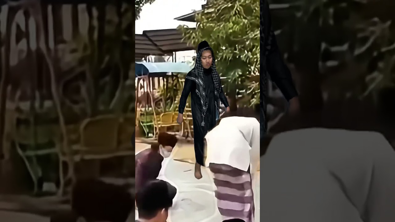 Kalau ketemu Gus Santos gk perlu berlebihan. Cukup salim aja🙏☺️ #meme #parody #komedi #gussantos