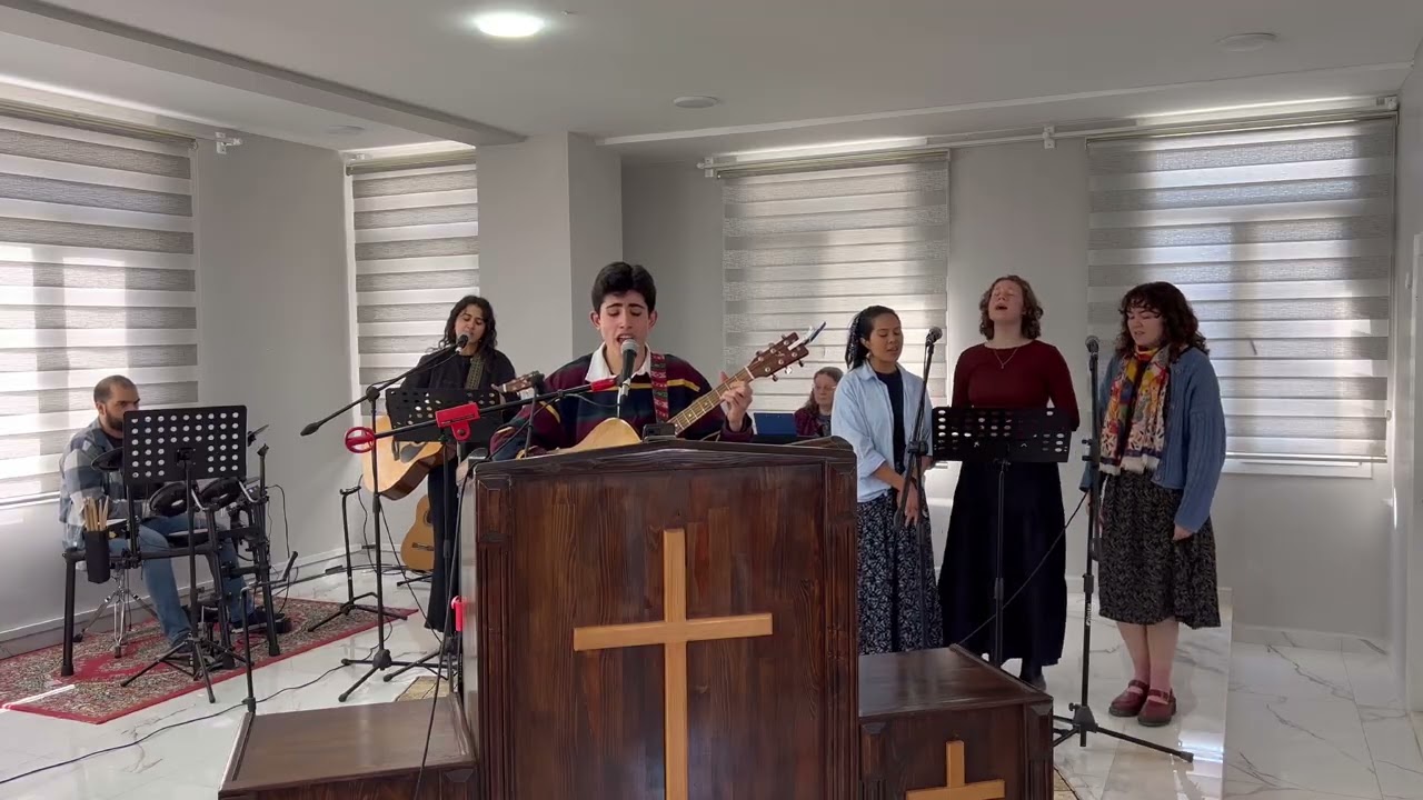 Kötülüğün Egemenliğinde | Hristiyan İlahisi | Burning Hearts Worship 