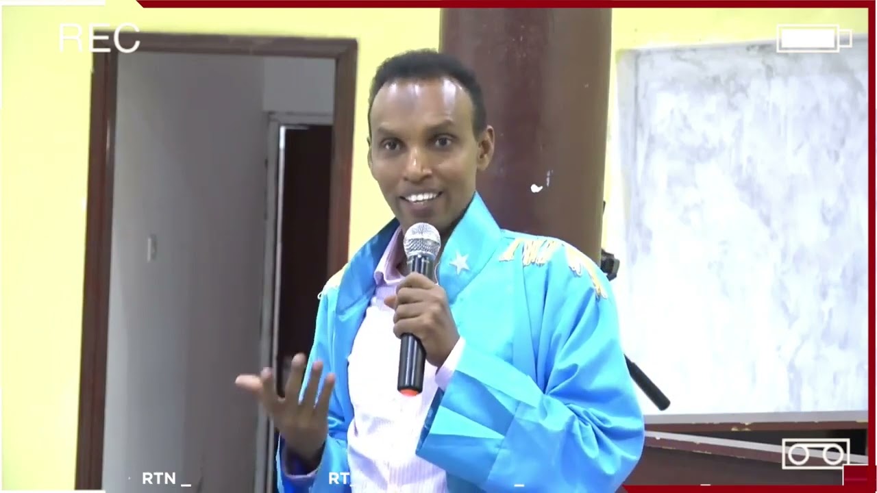MAXKAMADDA : Dood adag oo u dhexeysa Abuukaate Dudaaye iyo baare ka tirsan Xafiiska