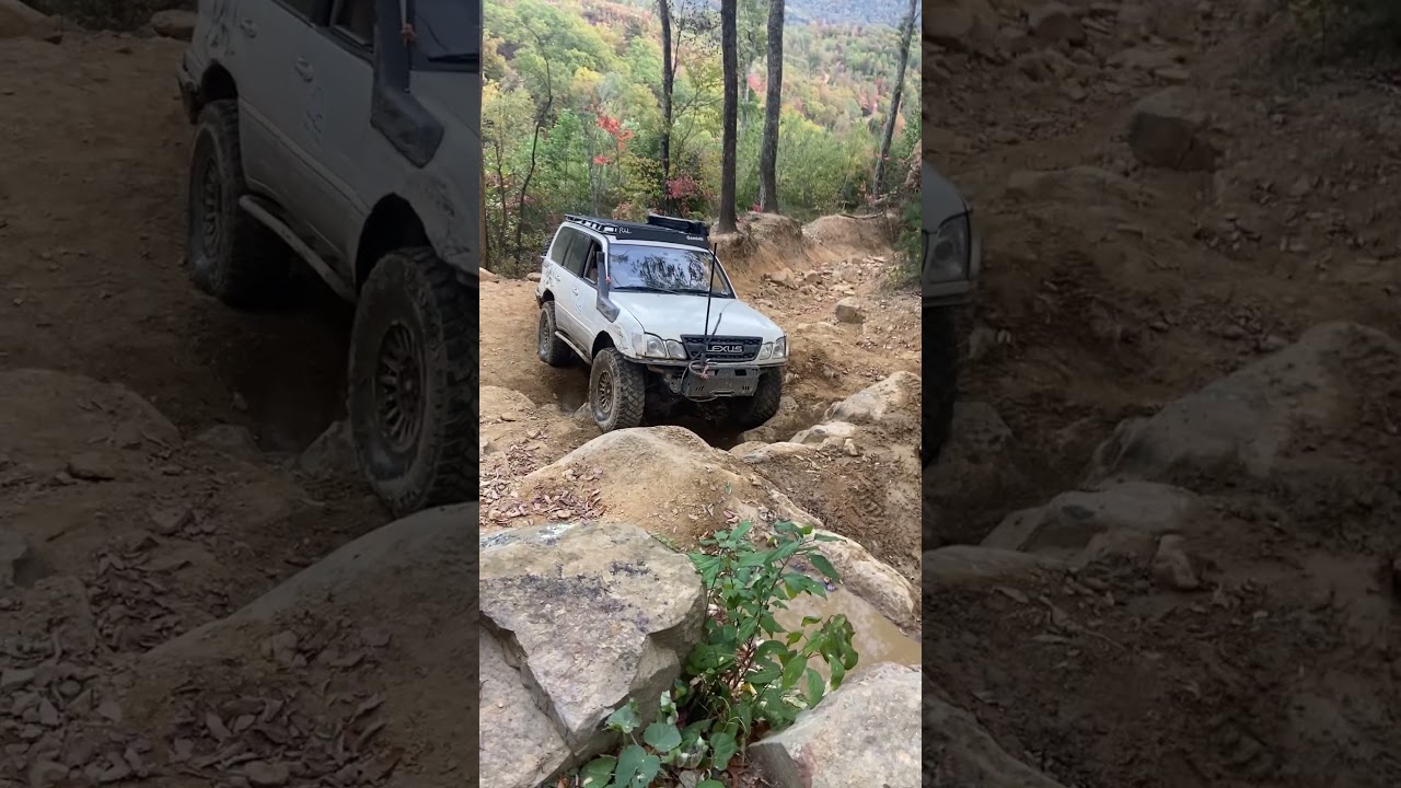 Попытка преодоления уступа на трассе № 16 на автомобиле Lexus LX470 1999 года выпуска.