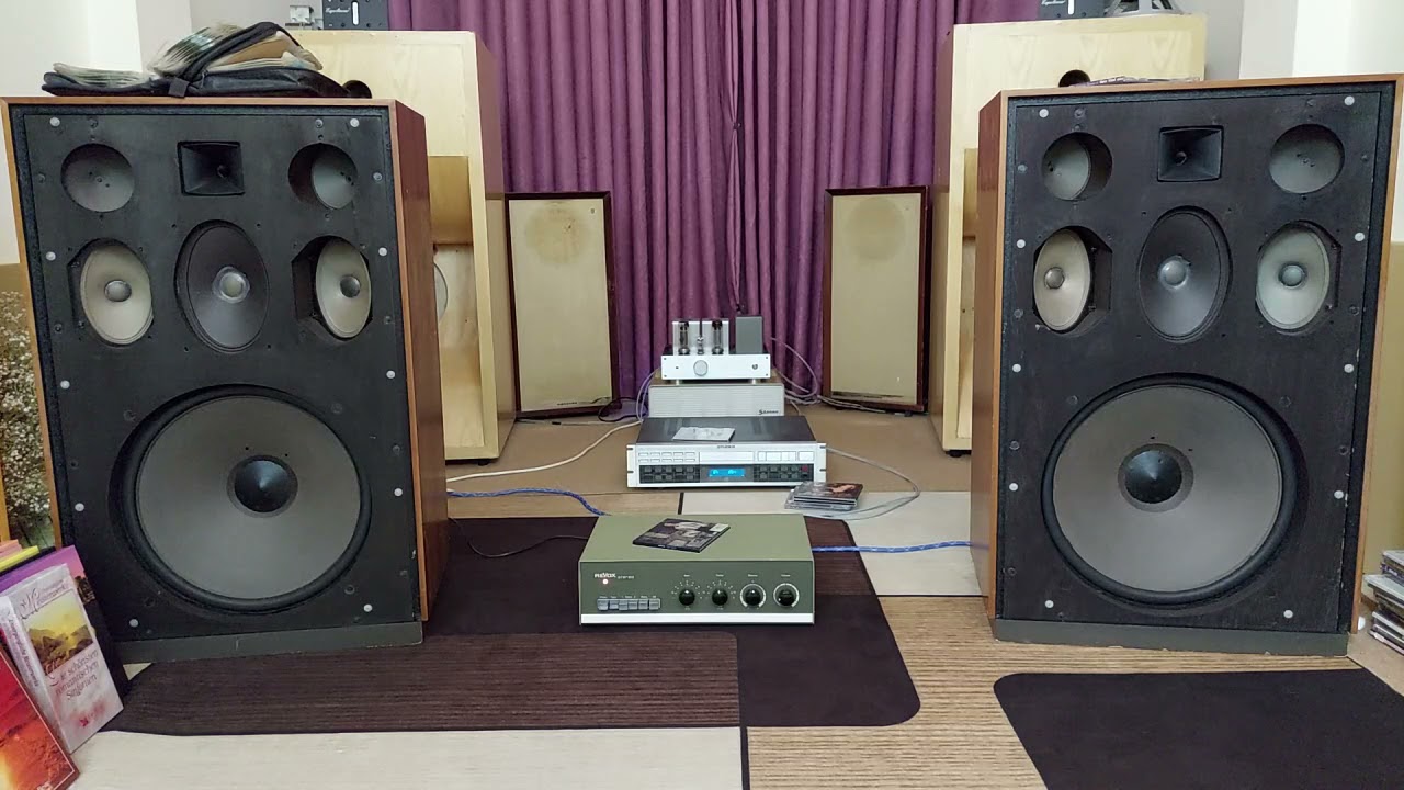 Saba Box 5 & ReVox 40.