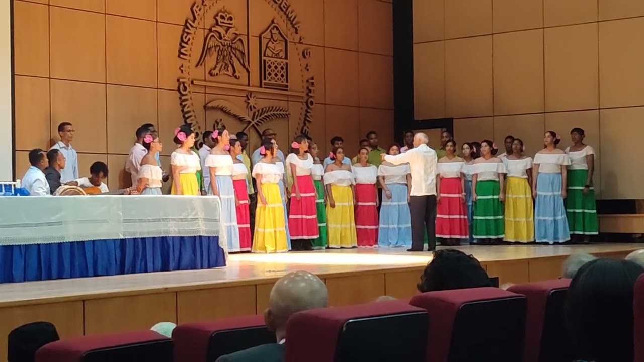 Presentacion en la UASD Santo Domingo