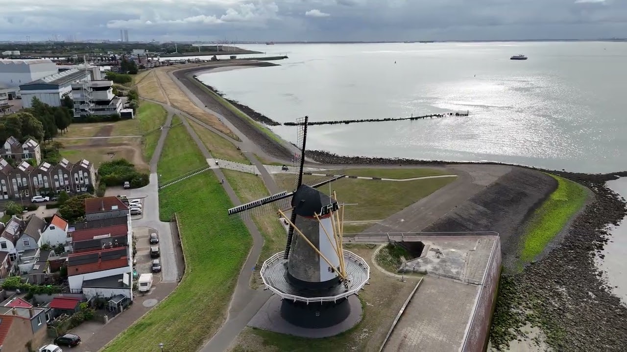 ✨ Ontdek de Oranjemolen in Vlissingen vanuit de lucht! ✨