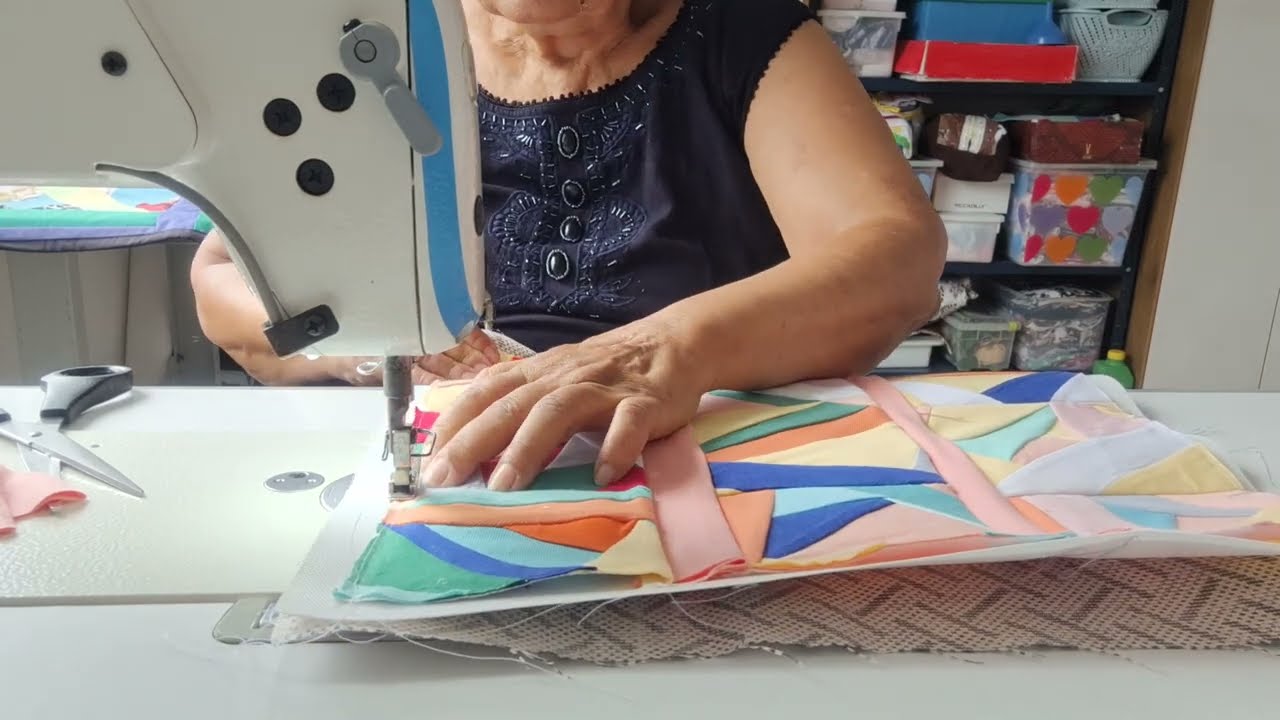 bom dia meus favo de Mel,terminei de fazer a linda colcha de retalhinhos de malha. !!!!