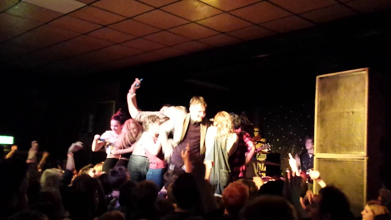 Peace, World Pleasures live - Queens Social Club,