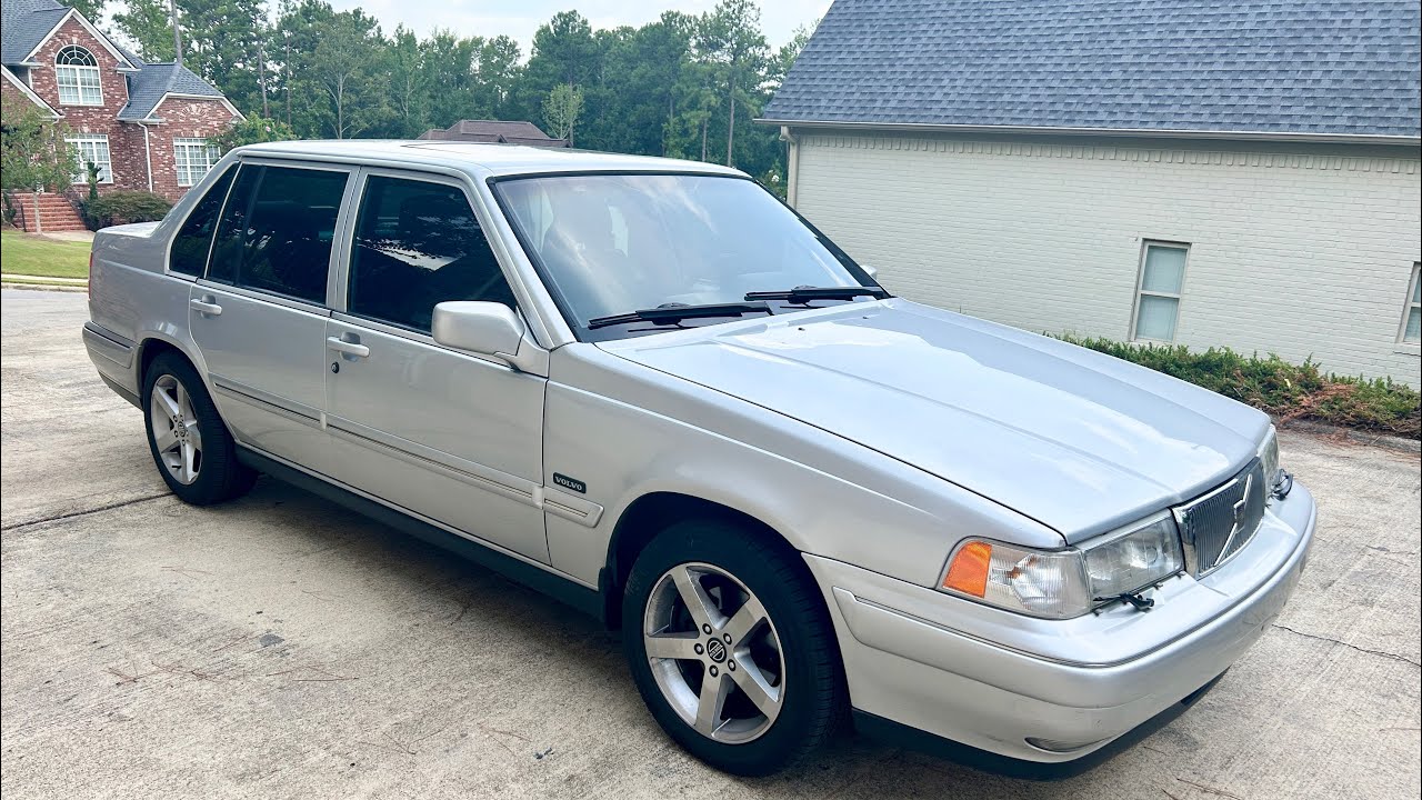 Volvo S90 / 960 Radio Antenna Replacement
