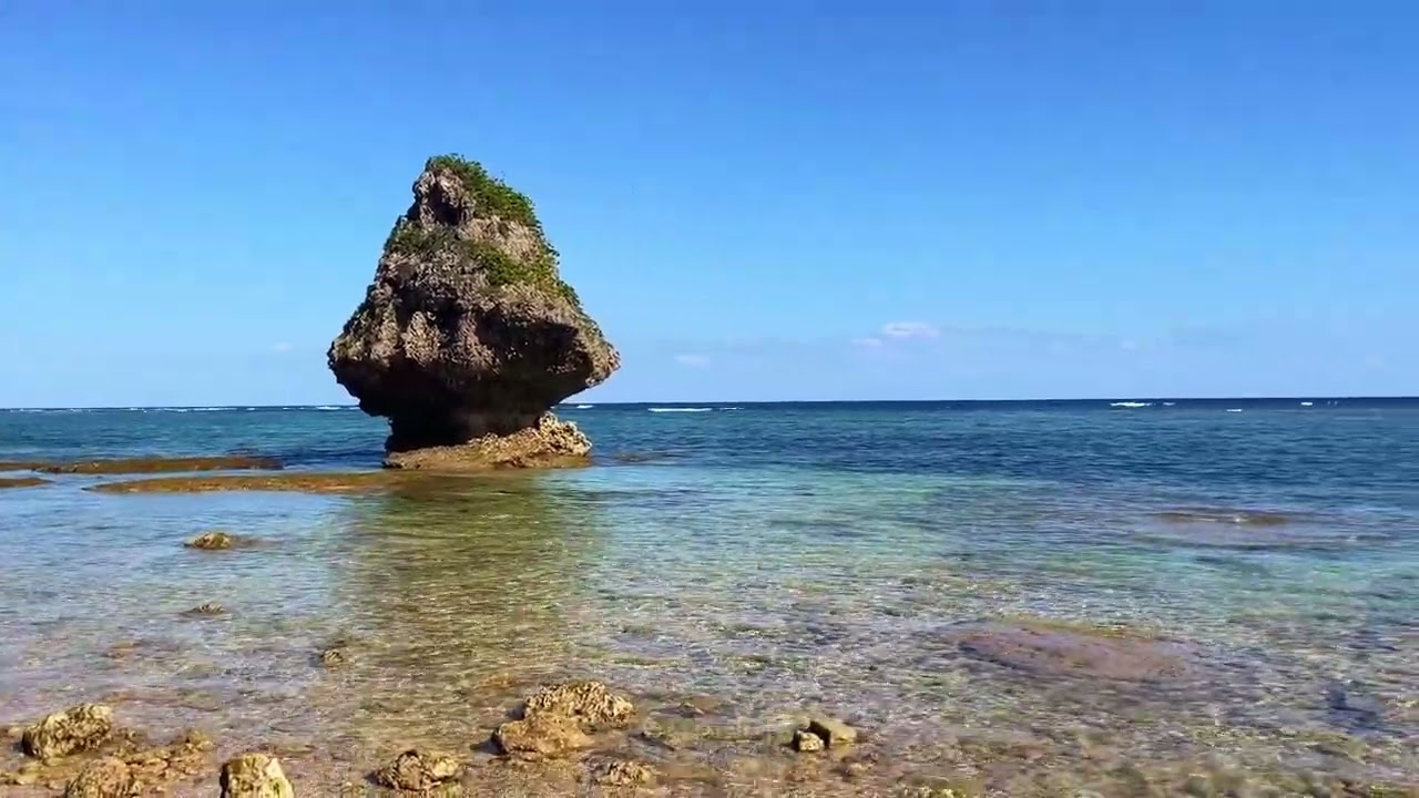 タカハナリの大自然に囲まれたアクナ浜