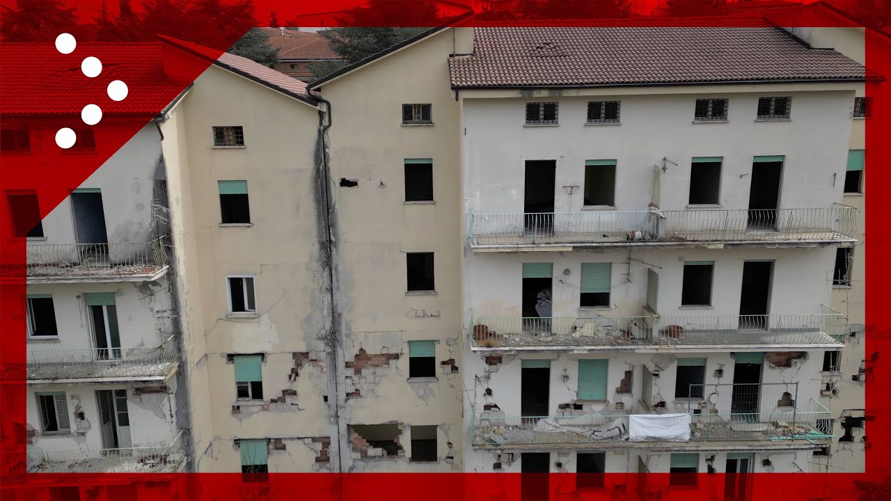 L'Aquila, edifici ancora in rovina dopo il terremoto del 2009: le immagini dal drone