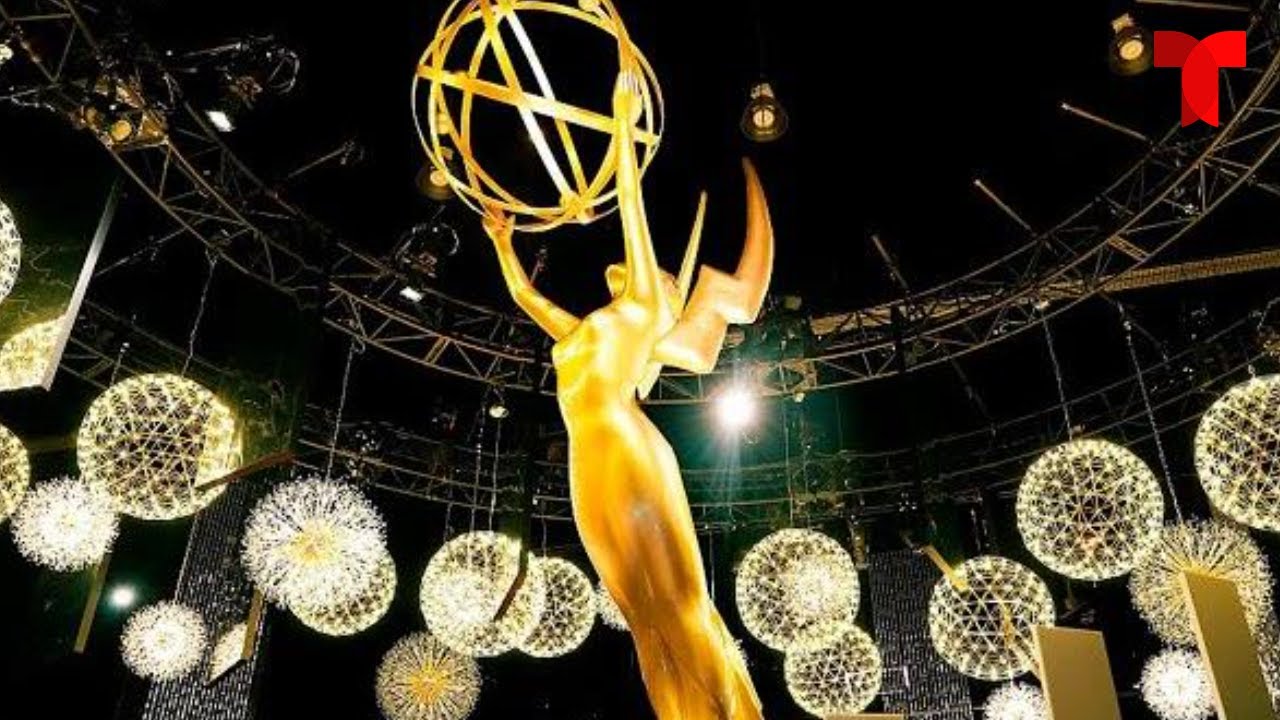 Estrellas desfilan por la alfombra roja de los Premios Emmy Internacional 2025