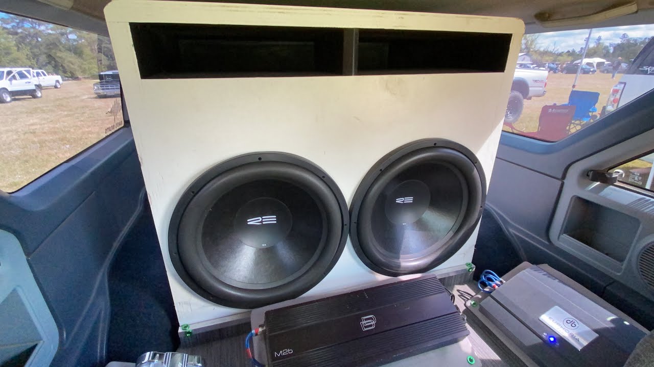 2 18" SUBWOOFERS TEARS UP THIS TRUCK!