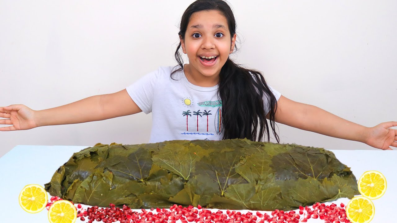 شفا صنعت اكبر حبة ورق عنب في العالم 😍 The largest Stuffed grape leave
