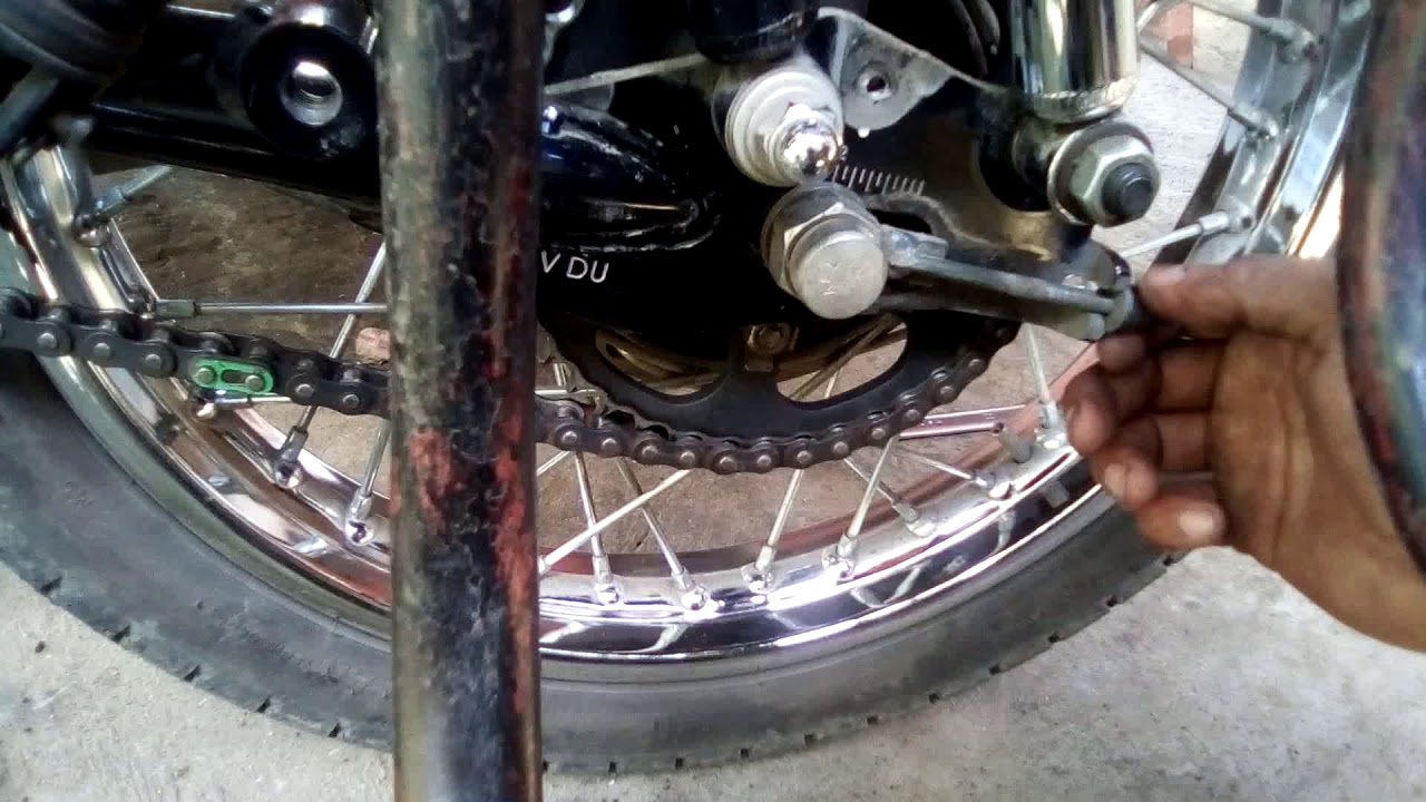 How to adjust motorcyle chain the proper way (TricycleRider ep.12)