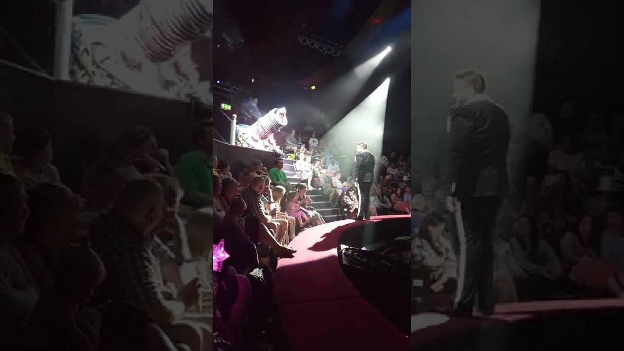 johnny mack went shooting in space at the hippodrome circus 🎪.