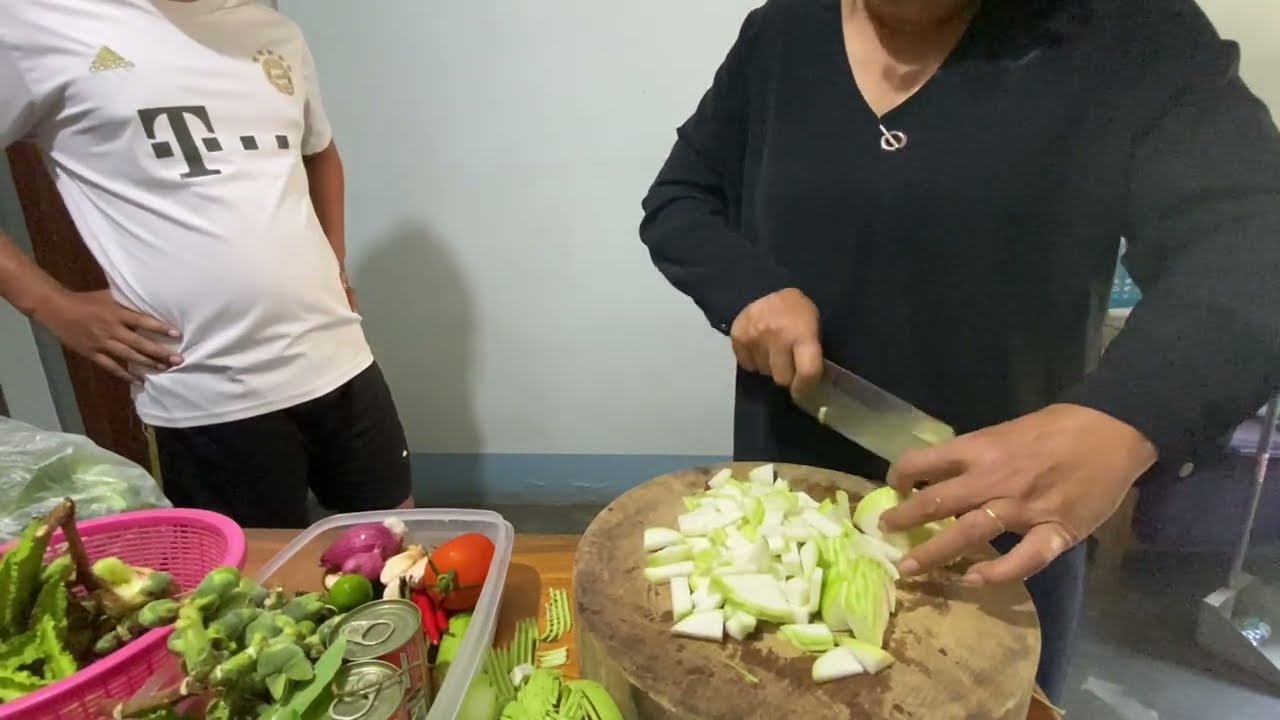 ผัดน้ำเต้าตุ้ม “ทำอาหารบ้านๆอาหารใต้ของเเท้