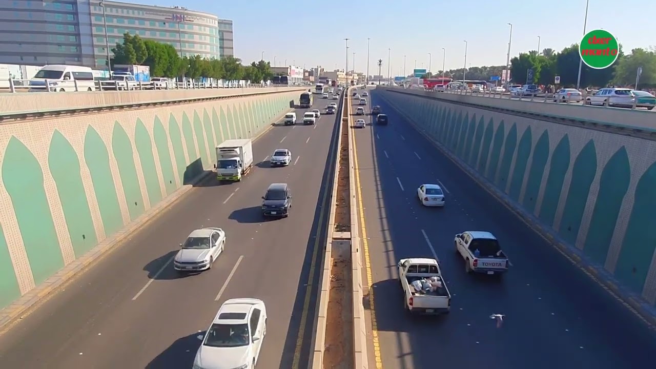 Beautiful Madinah City // Busy Traffic
