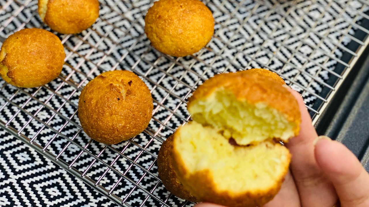 Bolinhas | Bolinhas de Coco | Rava /  Semolina Coconut cookies | Goan Christmas Recipes | Kuswar