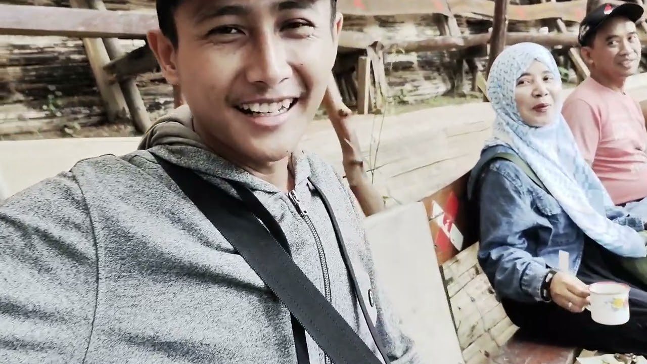 Jalur Merah Menuju Jembatan Gantung Situ Gunung Sukabumi