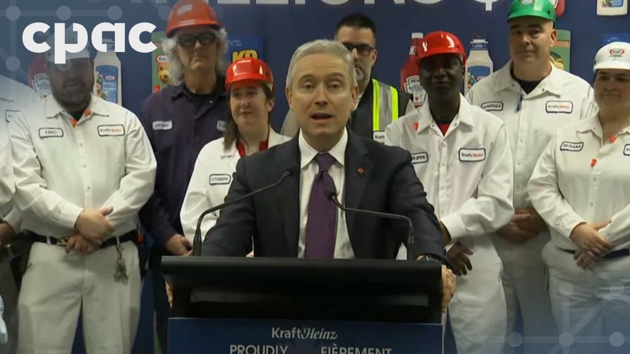 10 h 30 HE : Le ministre François-Philippe Champagne s’adresse aux journalistes à Montréal